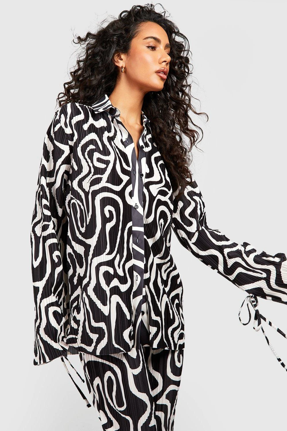 Chemise Plissée Nouée à Imprimé Abstrait 3 Chemise Plissée Nouée à Imprimé Abstrait