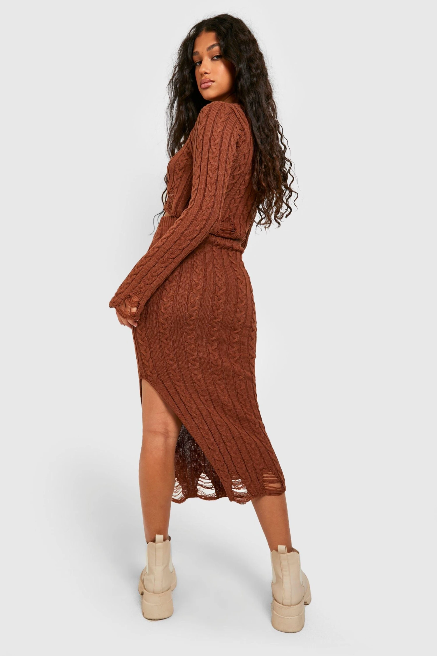 Ensemble En Maille à Déchirures Avec Crop Top Et Jupe 4 Ensemble En Maille à Déchirures Avec Crop Top Et Jupe – Image 2