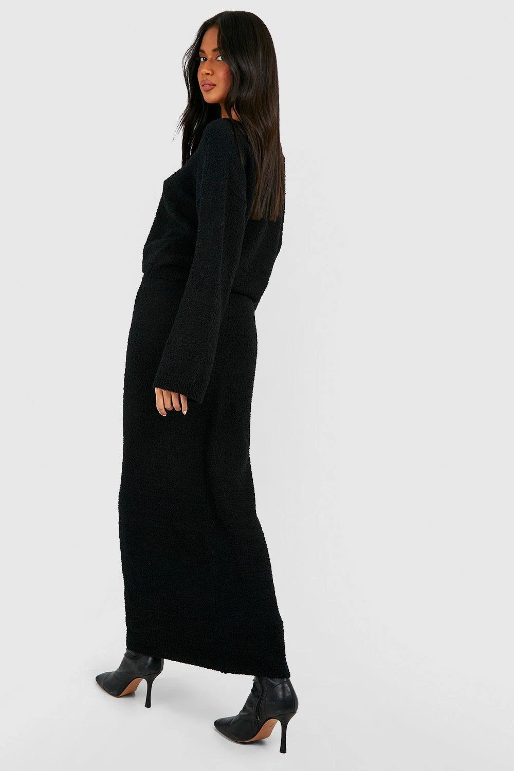 Ensemble Premium Texturé Avec Pull à Encoche Et Jupe Longue 4 Ensemble Premium Texturé Avec Pull à Encoche Et Jupe Longue – Image 2