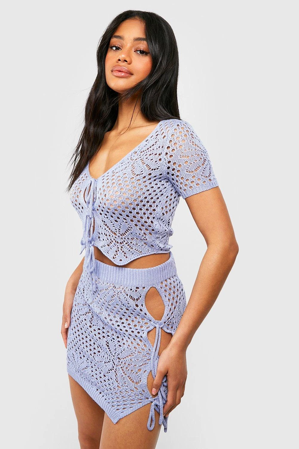 Ensemble Fleuri En Maille Avec Cardigan à Lacets Et Mini-jupe 3 Ensemble Fleuri En Maille Avec Cardigan à Lacets Et Mini-jupe