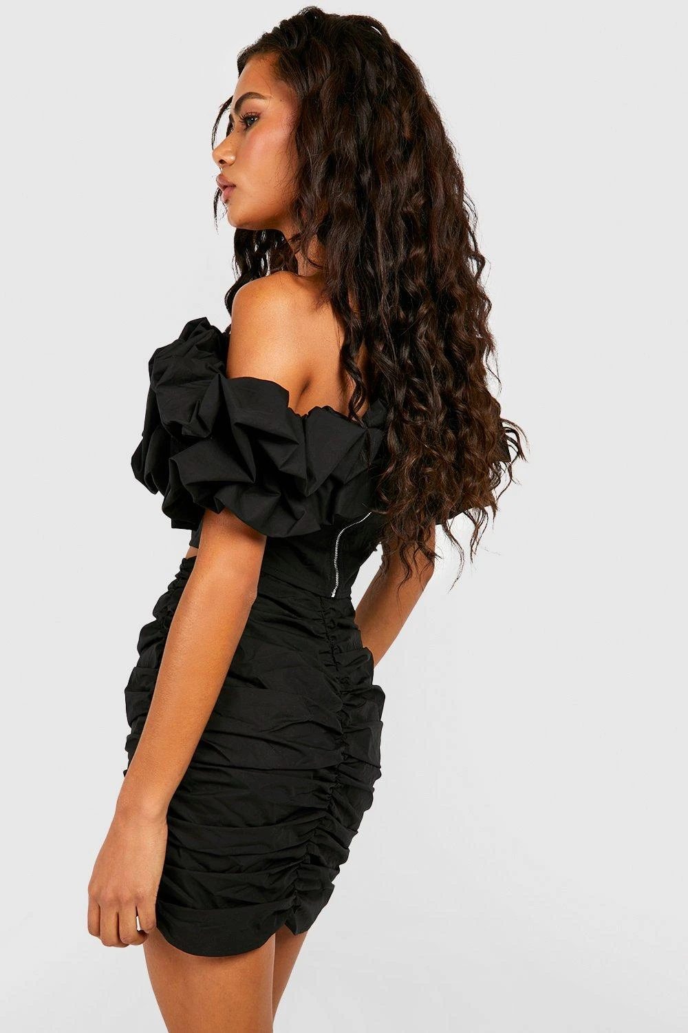 Mini-jupe Froncée Sur Le Côté 4 Mini-jupe Froncée Sur Le Côté – Image 2